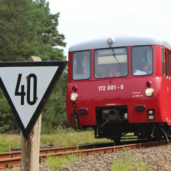 SVR423